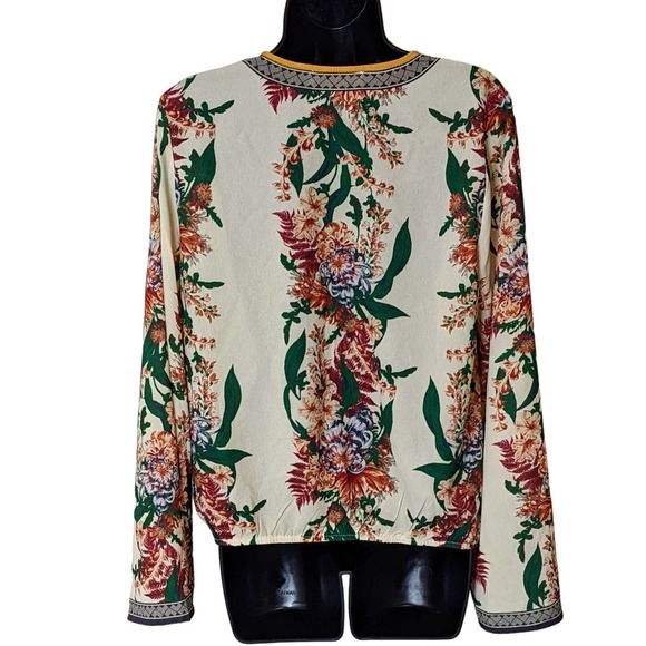 Flying Tomato Cross Front Floral Blouse with Bell Sleeves Size Small - Picture 2 of 8